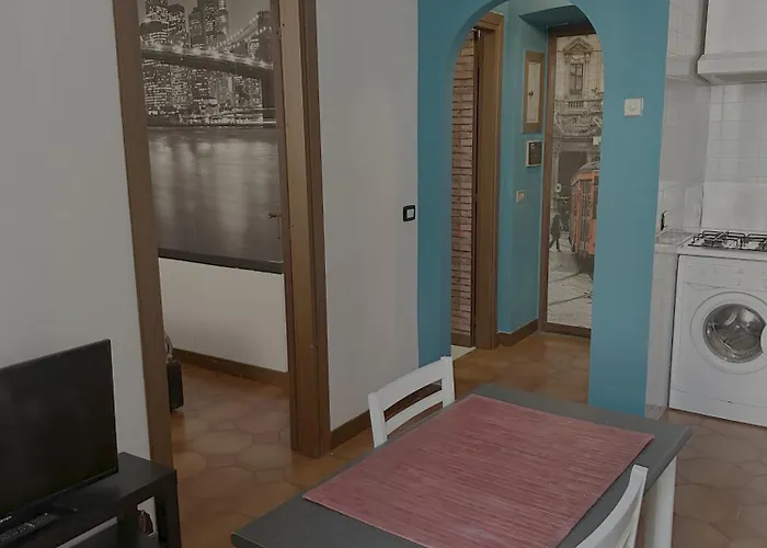 Daire Next To Bocconi